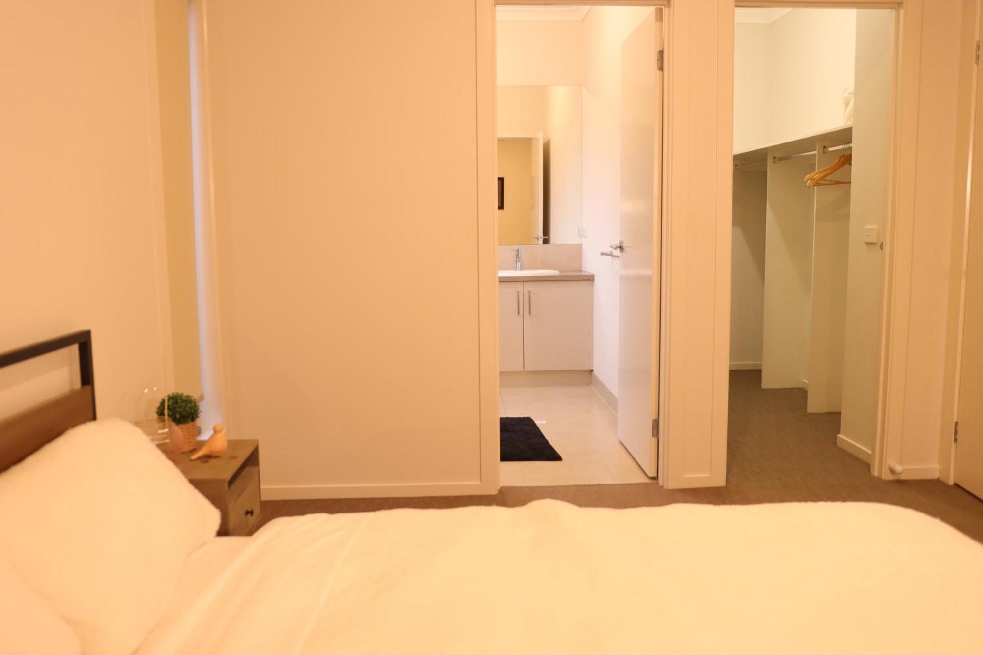 Melbourne Holiday House For 15 Peoples In Sanctuary Lake พอยท์คุก ภายนอก รูปภาพ