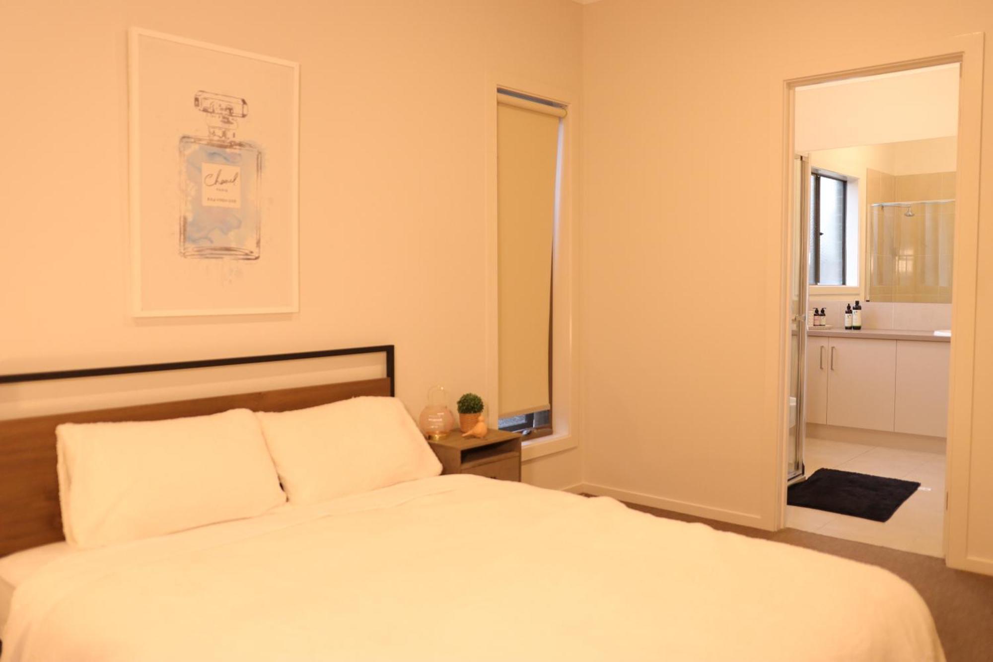 Melbourne Holiday House For 15 Peoples In Sanctuary Lake พอยท์คุก ภายนอก รูปภาพ