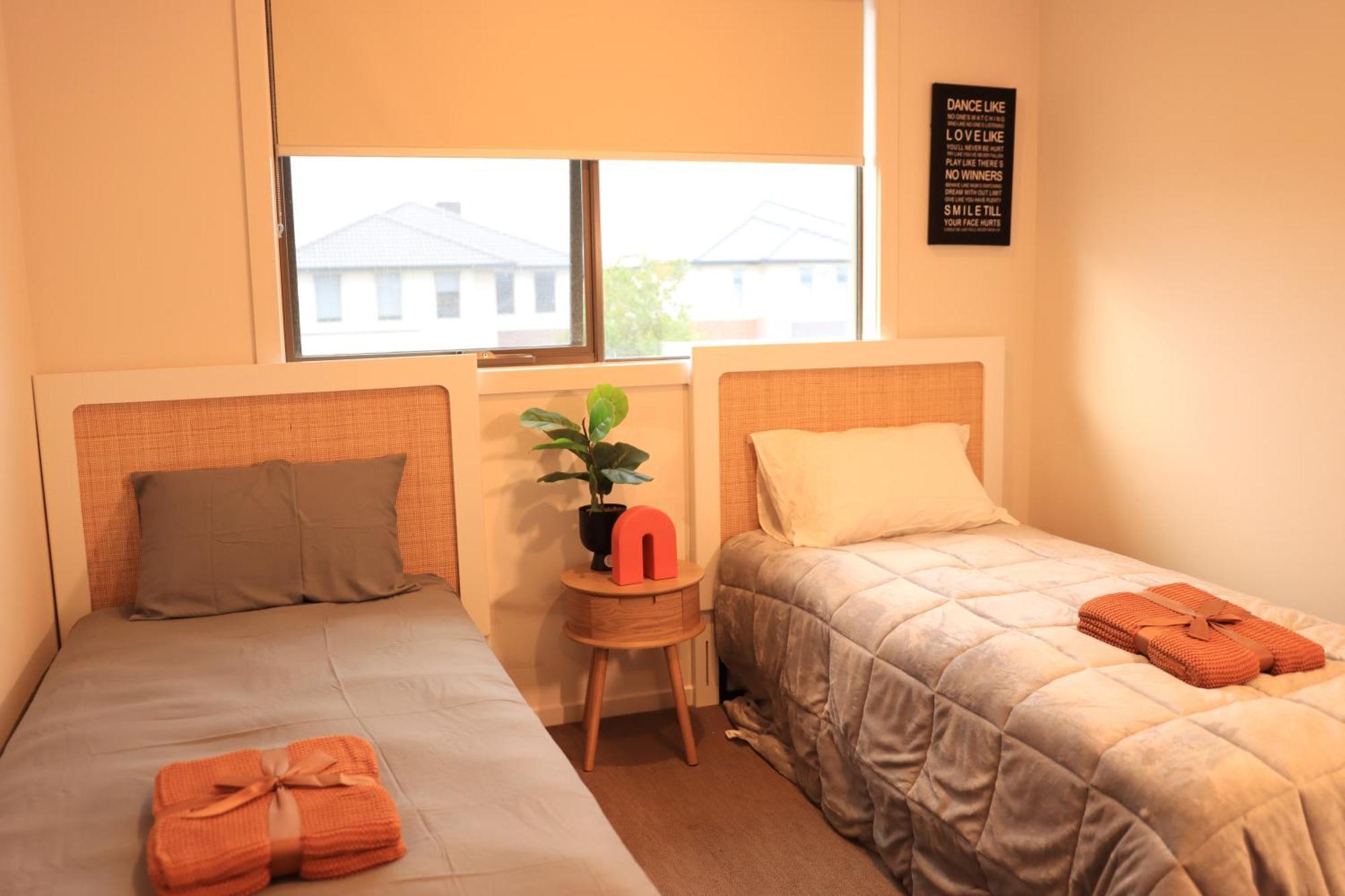 Melbourne Holiday House For 15 Peoples In Sanctuary Lake พอยท์คุก ภายนอก รูปภาพ